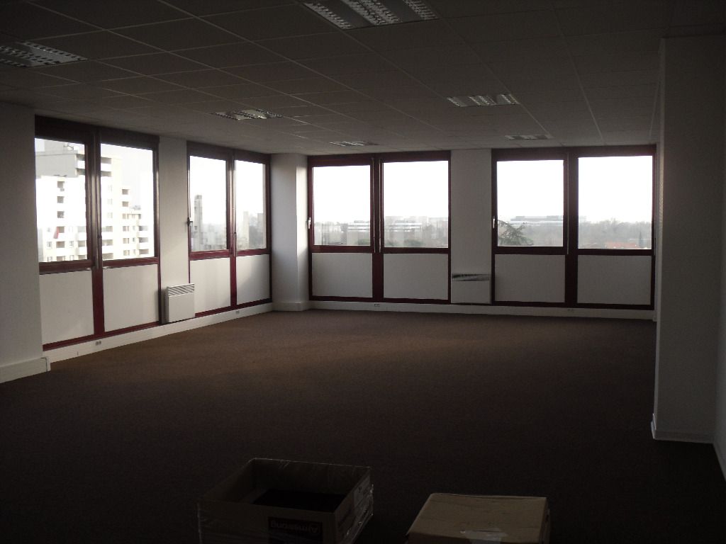 Photo TOULOUSE BUREAUX  DE 75 M² image 2/2