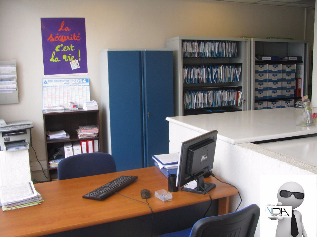 A LOUER A  ANGLET LOCAL COMMERCIAL/BUREAUX DE 119m²