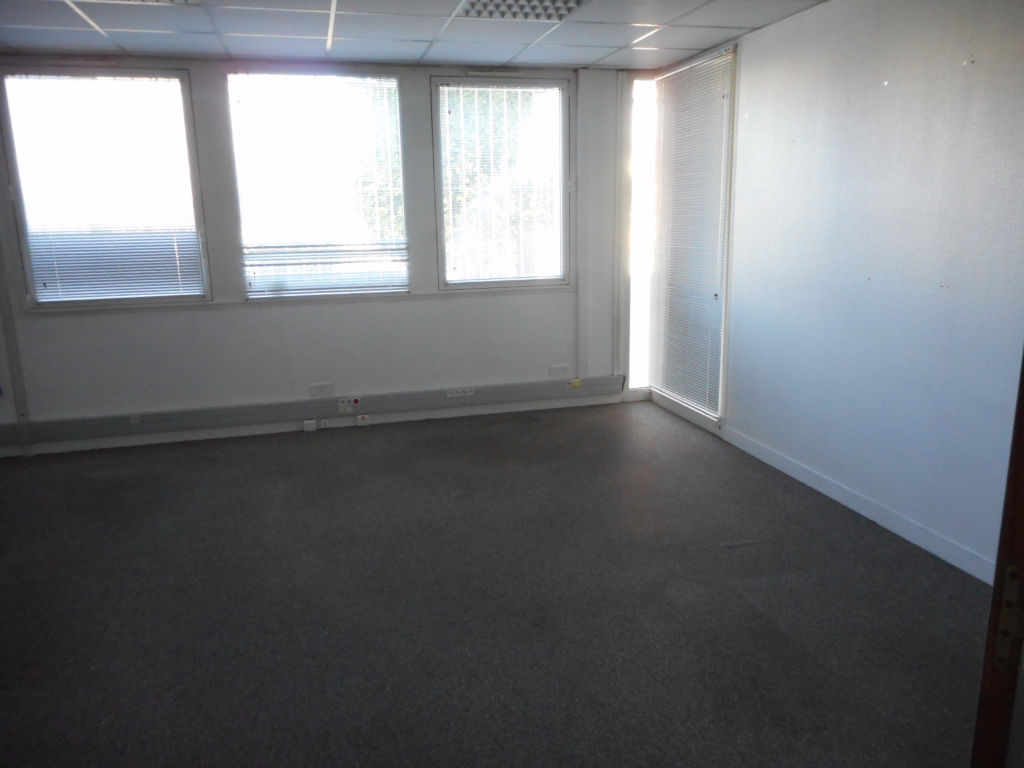 Photo Local d'activité Aucamville 240 m2 image 3/6