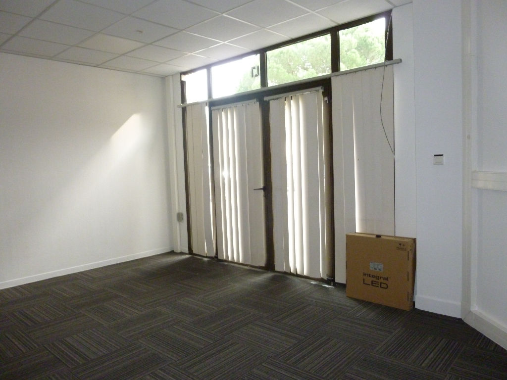 Photo BALMA BUREAUX DE 571 M² image 5/6