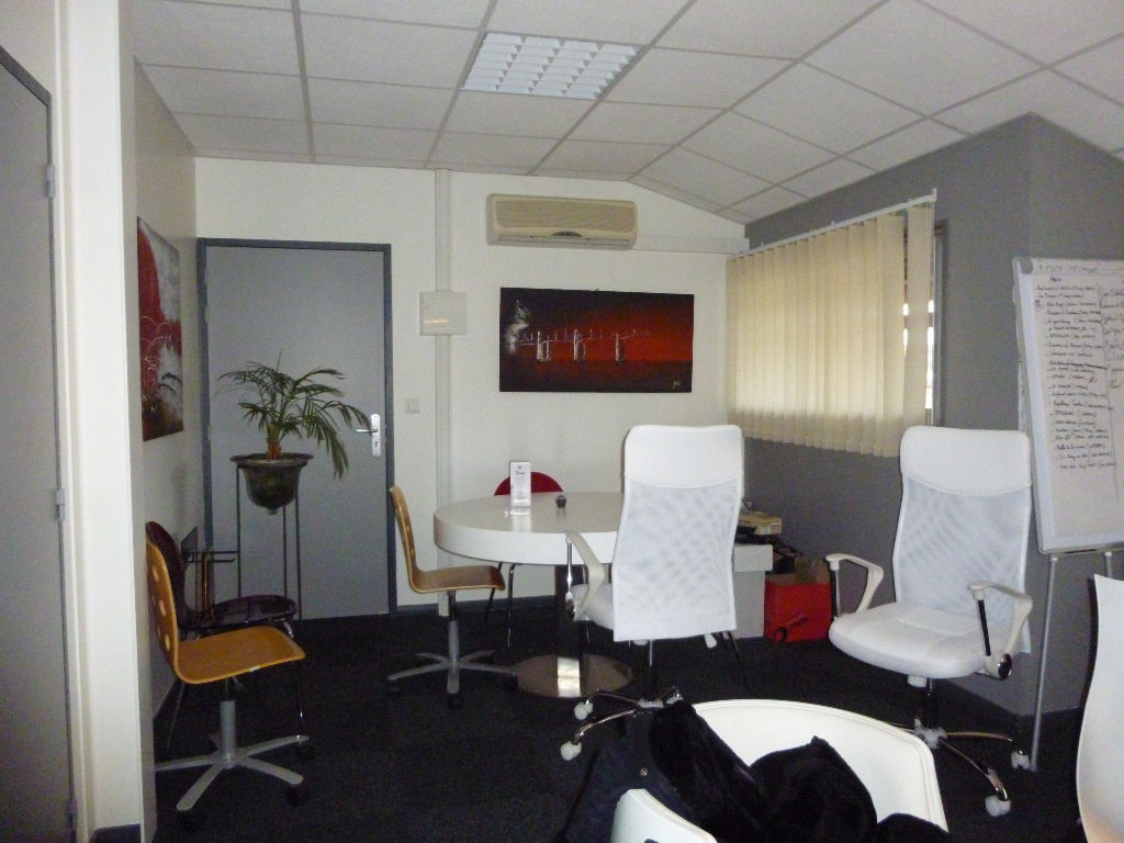 Photo A LOUER A TOULOUSE BUREAUX DE 119  M² image 3/6