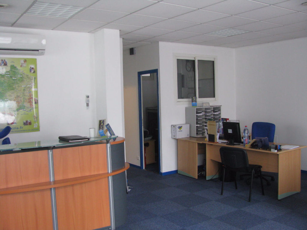 A LOUER local / bureaux Anglet 111m²