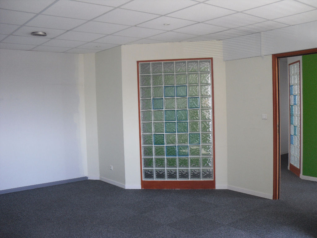 Photo A LOUER A TOULOUSE BUREAUX DE 211 M² image 1/4