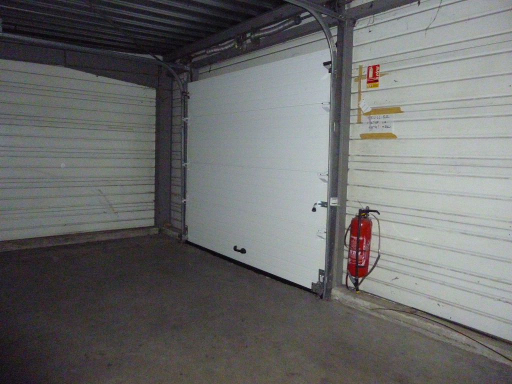 Photo L'UNION Local d'activités de  933 m² image 2/3