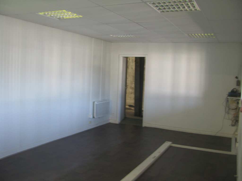 Photo A LOUER A BAYONNE entrepôt de 790m² image 4/4