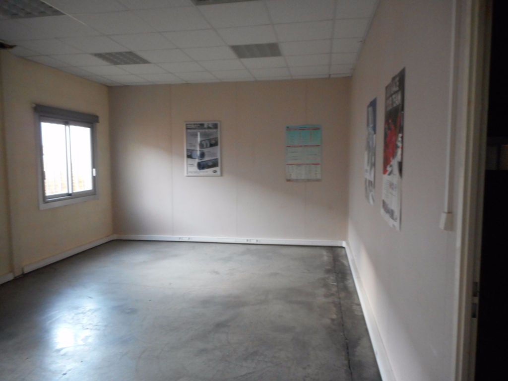 Photo local activité de 425 m² environ image 2/6