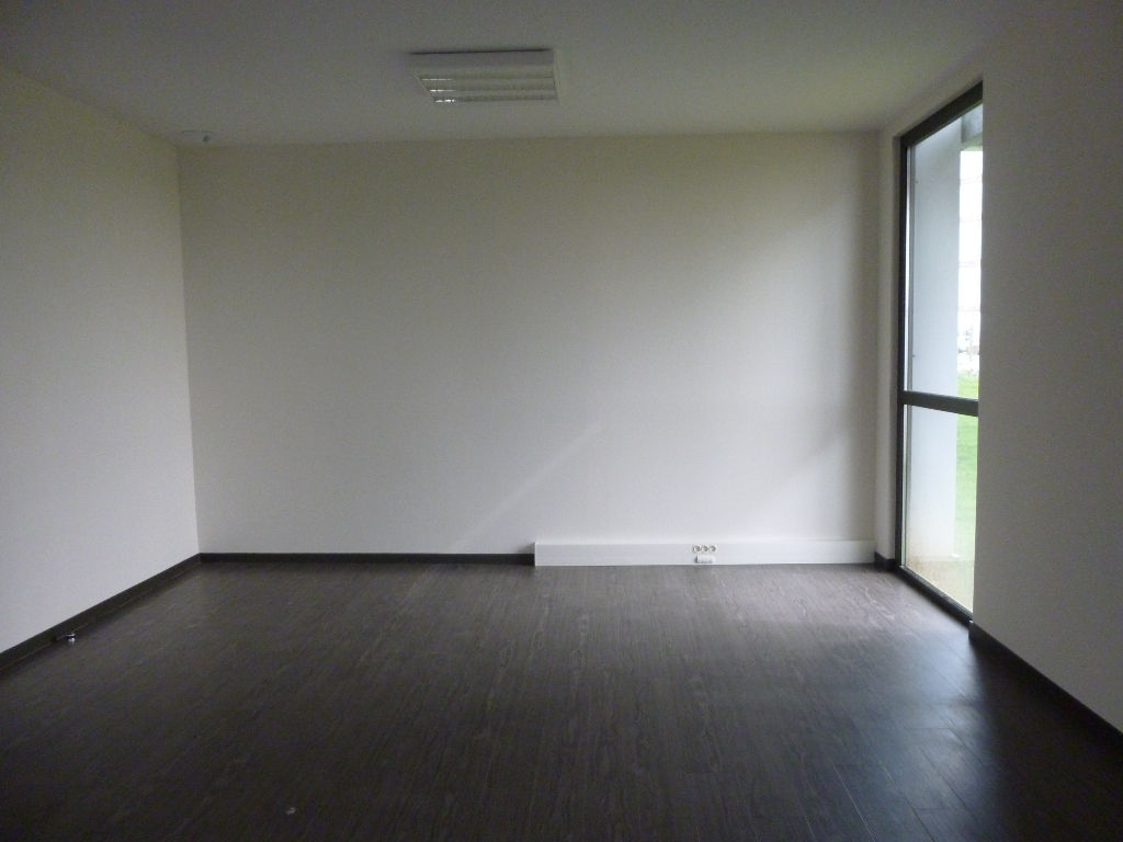 Photo Local d'activité Plaisance Du Touch 63 m2 image 1/2