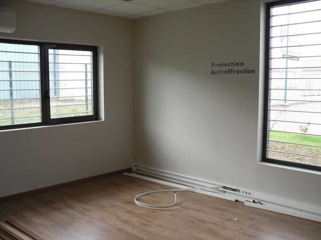 Photo Loyer Exceptionnel 1ére année :  L'UNION Local de 100 m² image 2/3