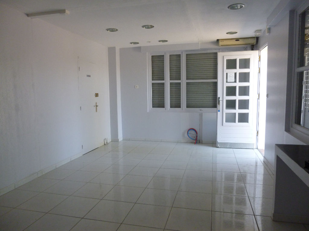 Photo TOURNEFEUILLE LOCAL COMMERCIAL DE  72 M² image 2/5