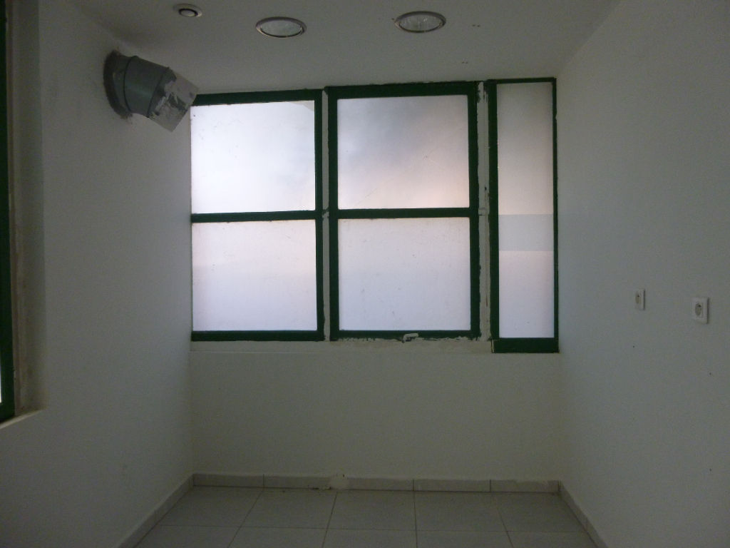 Photo TOURNEFEUILLE LOCAL COMMERCIAL DE  72 M² image 3/5