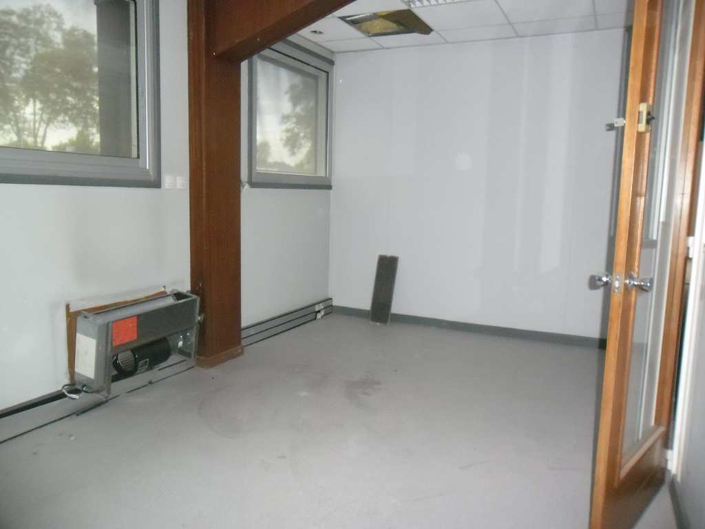 Photo AUCAMVILLE BUREAU DE 230 M² image 4/6