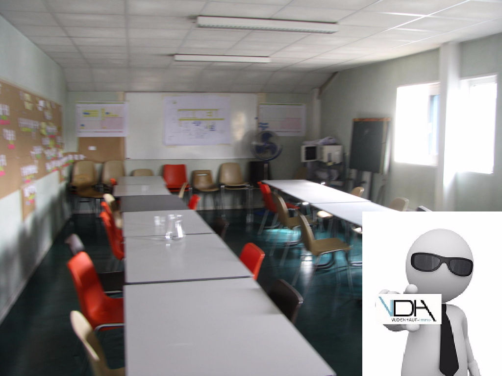 Photo A LOUER proche Bayonne local d'activité 2050m² image 1/6