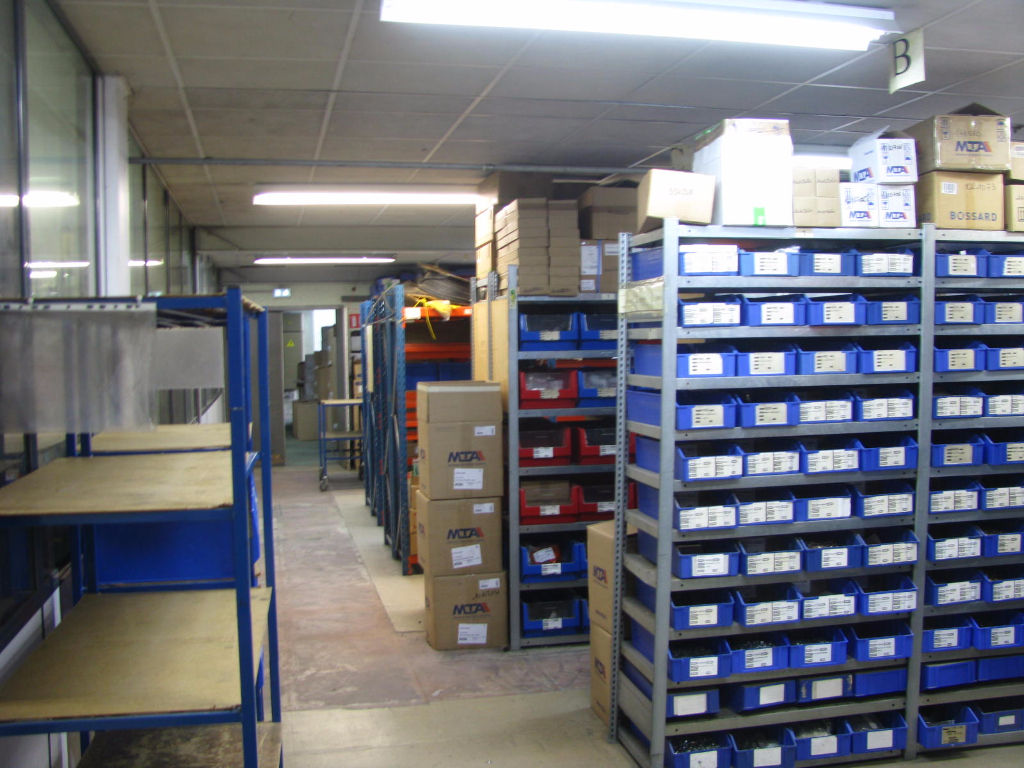 Photo A LOUER proche Bayonne local d'activité 2050m² image 3/6