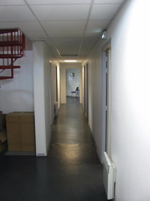 Photo A LOUER proche Bayonne local d'activité 2050m² image 6/6