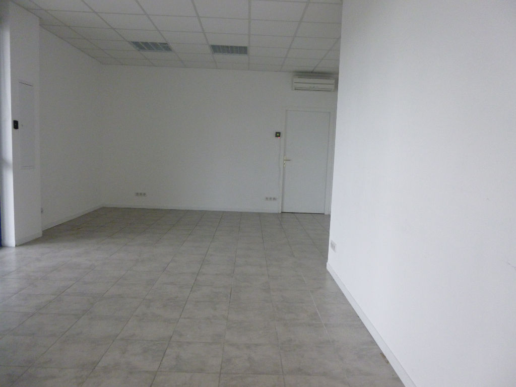 Photo LA SALVETAT ST GILLES BUREAUX  DE 90 m² image 4/4