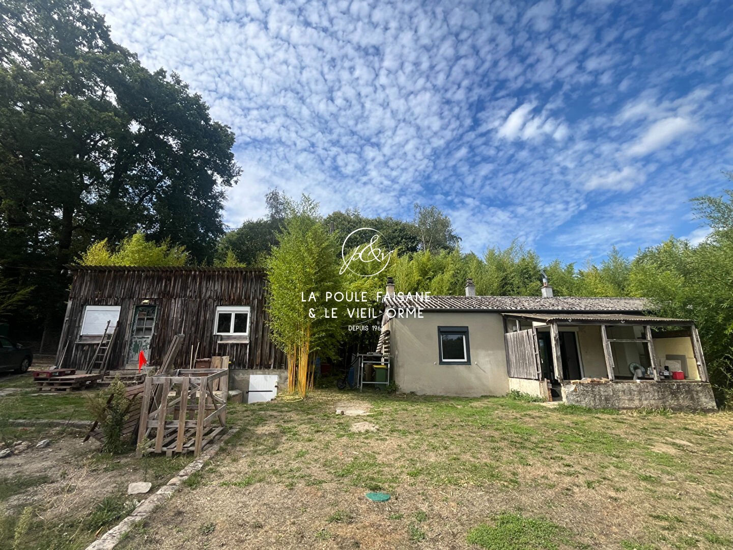 PETITE MAISON D'HABITATION ET ATELIERS SUR GAMBAIS