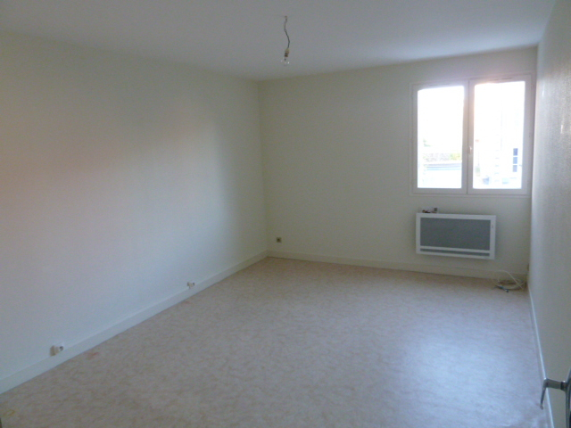 Photo CHATEAU-GONTIER Faubourg - Appartement T2 image 4/6