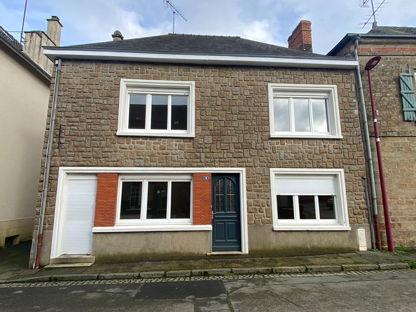 Photo Maison Larchamp - 118m2 - 4 chambres image 1/6