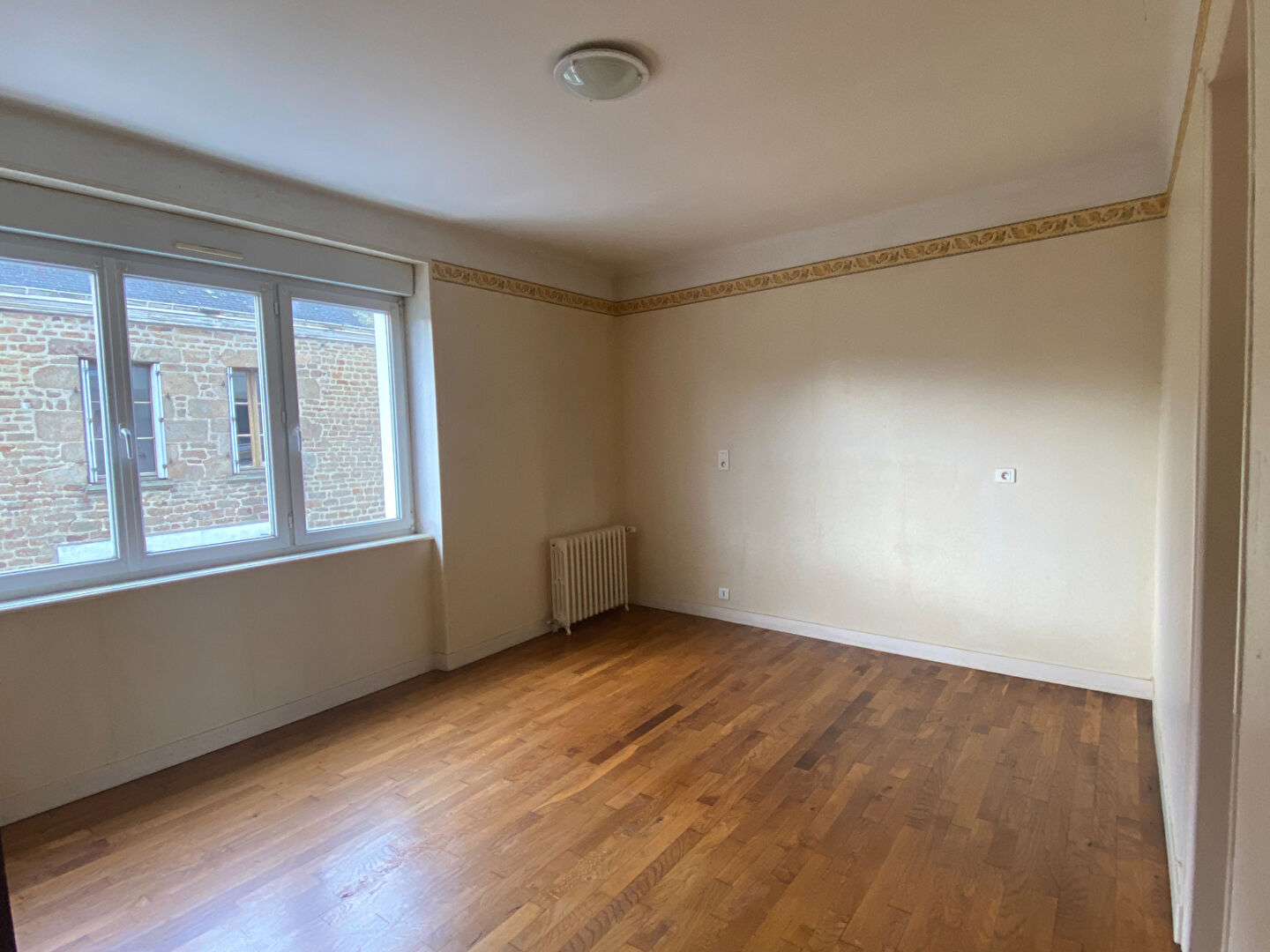 Photo Maison Larchamp - 118m2 - 4 chambres image 5/6