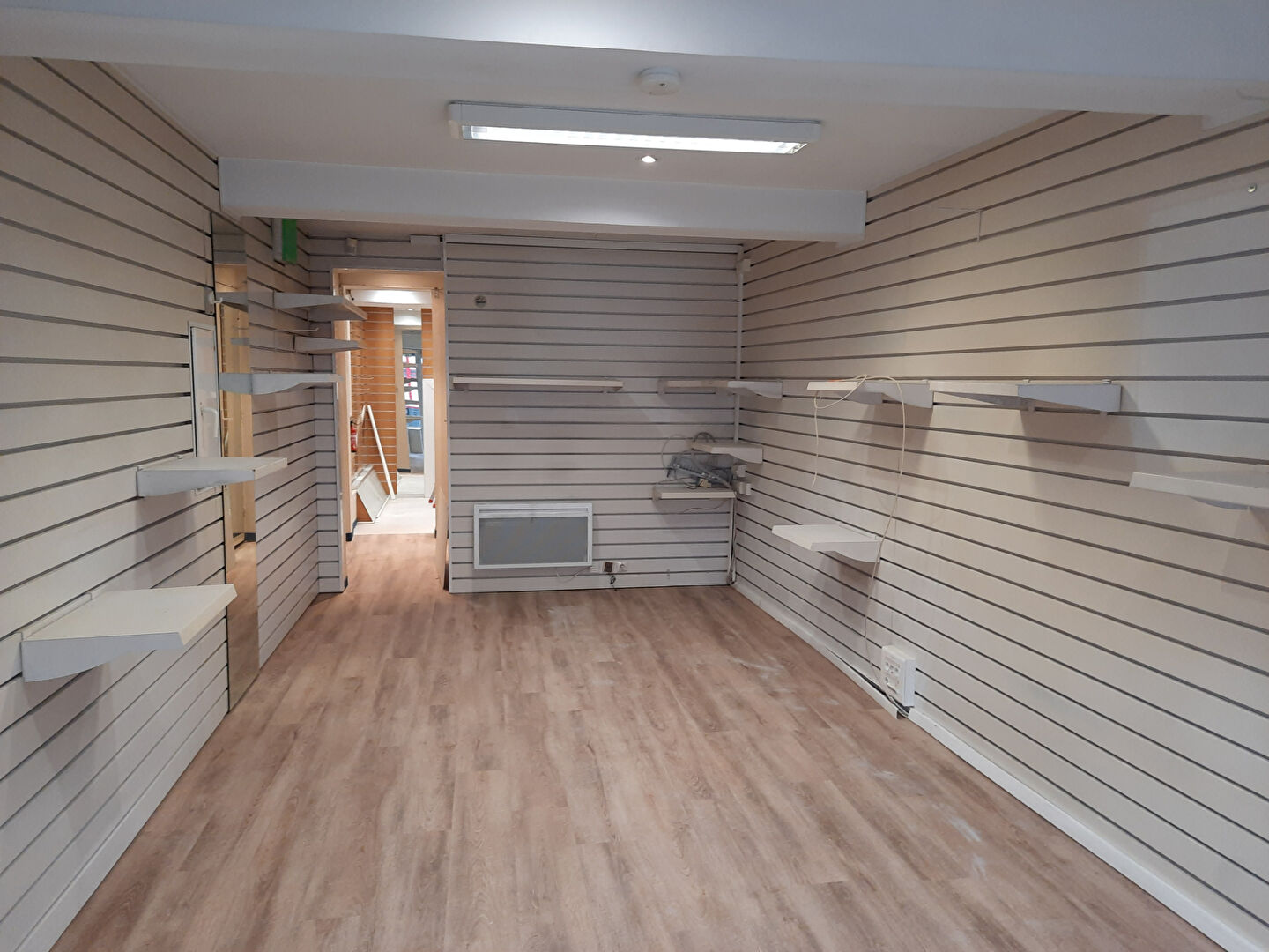 Photo Local commercial Ernee image 2/4