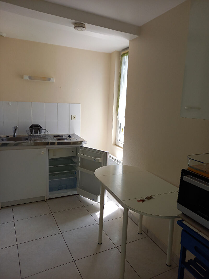 Photo LAVAL, appt T2 meublé image 1/3