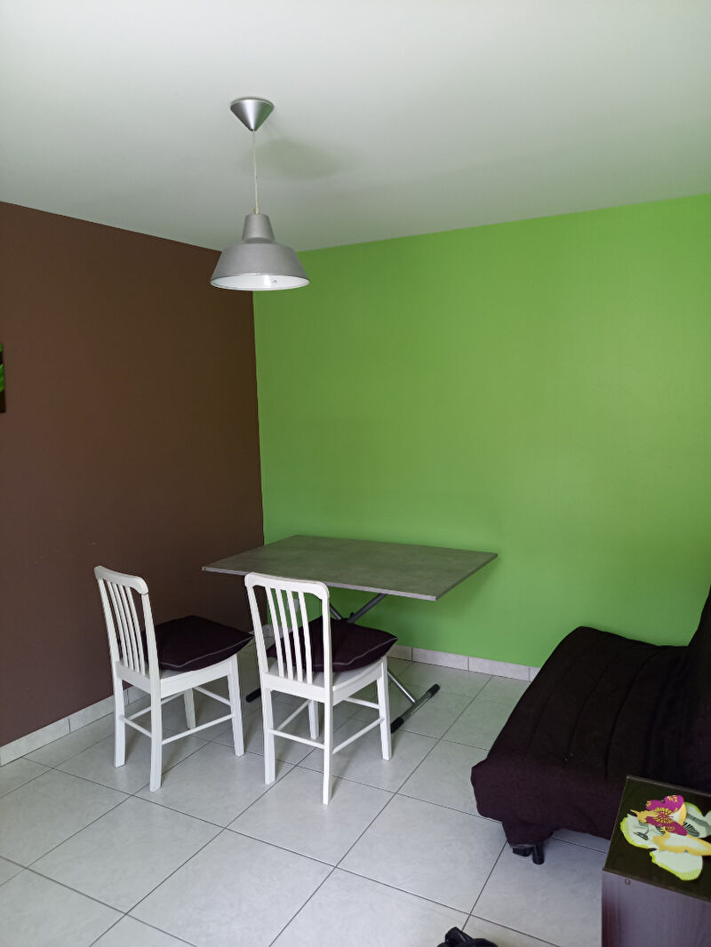 Photo LAVAL, appt T2 meublé image 3/3