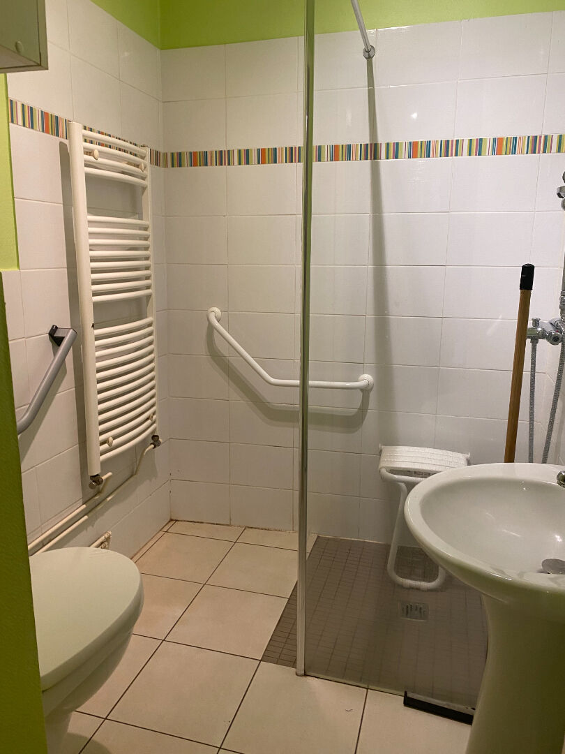 Photo Fermette ERNEE - 4000 m² de terrain image 6/6