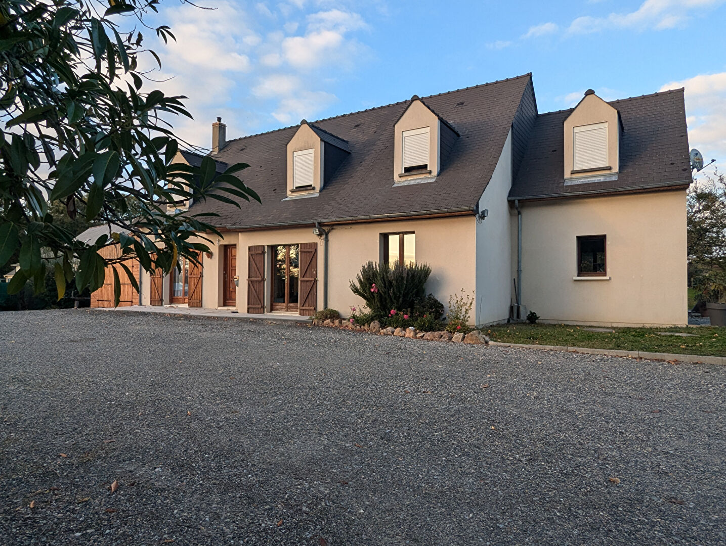 Maison Chateauneuf Sur Sarthe 6 pièce(s) 151.36 m2