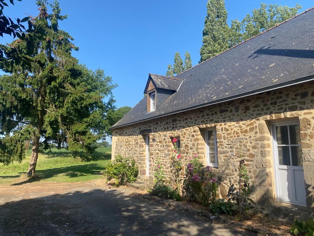 Photo Longère sans voisins avec dépendances JUVIGNE image 2/6