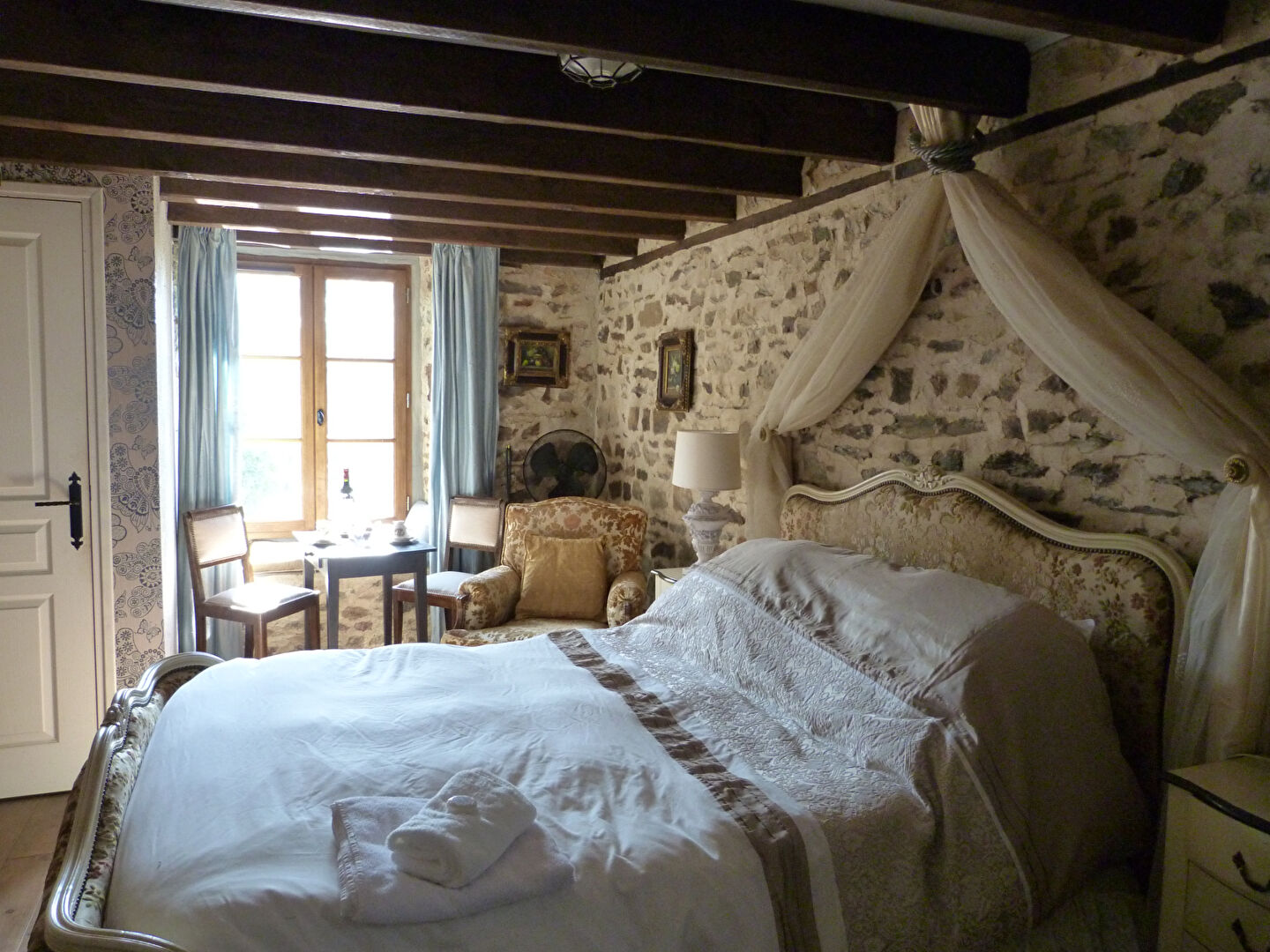 Photo CRAON -  ancien moulin, deux autres maisons , 4 ha de  pré et bois. image 4/6