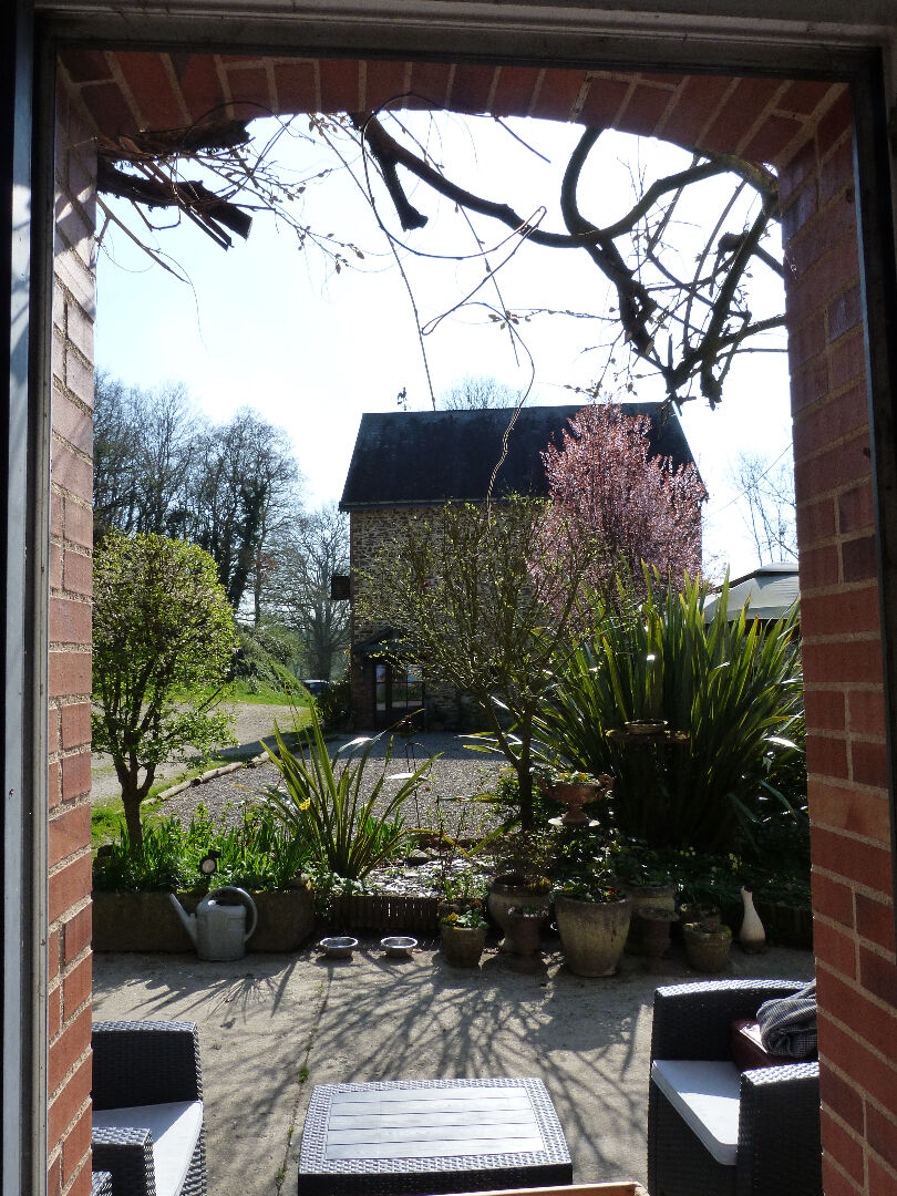 Photo CRAON -  ancien moulin, deux autres maisons , 4 ha de  pré et bois. image 5/6