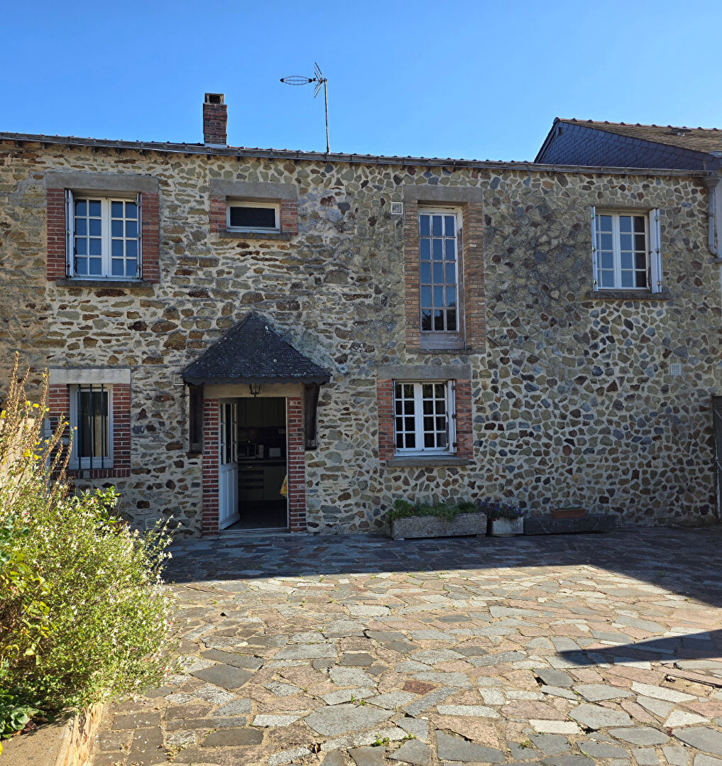 Photo Cosse Le Vivien -5 chambres, jardin, garage. image 1/6