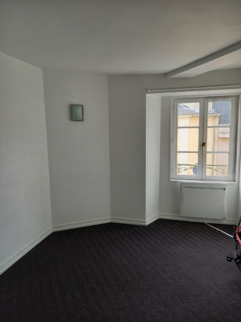 Photo LAVAL, appartement T2 de 40 m² au 3ème étage image 2/5