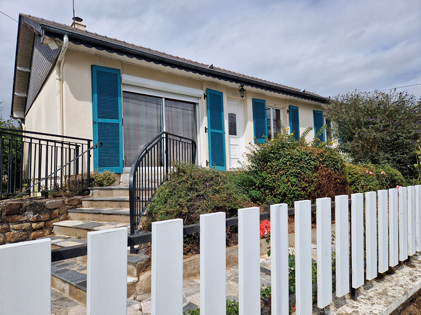 Photo Pavillon sous-sol - 4 chambres - jardin image 1/6