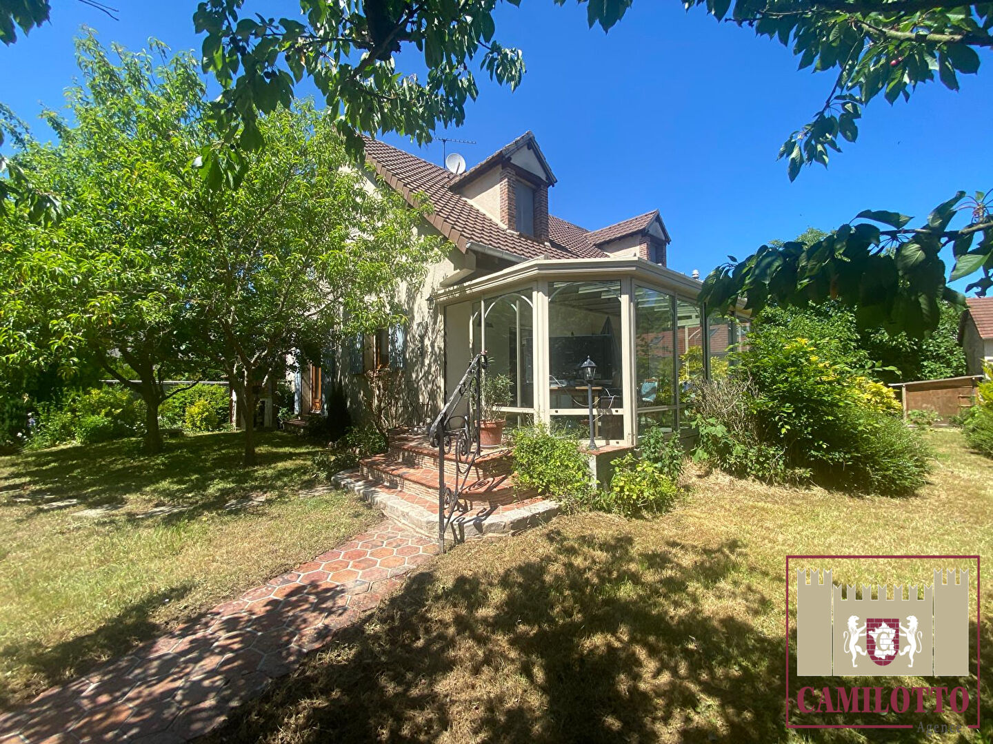 NOGENT LE ROI - MAISON DE 206 M²