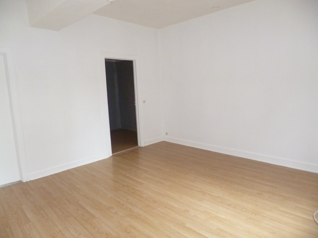 Photo A VENDRE - NOGENT LE ROI - IMMEUBLE LOCATIF image 5/6