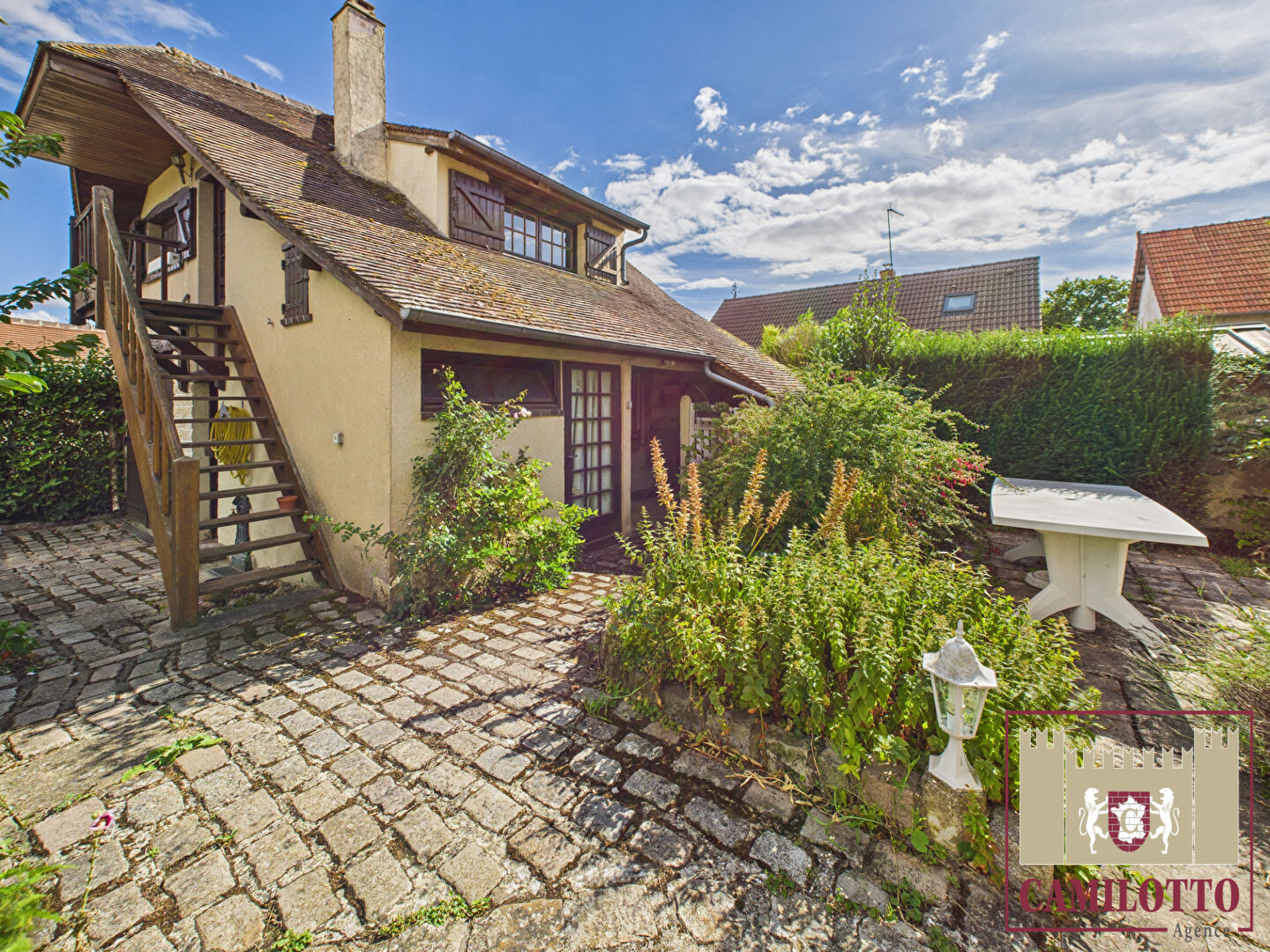 Photo A 18 MINUTES D HOUDAN - BELLE MAISON ANCIENNE - PROCHE NOGENT LE ROI - 6 PIECES image 2/6