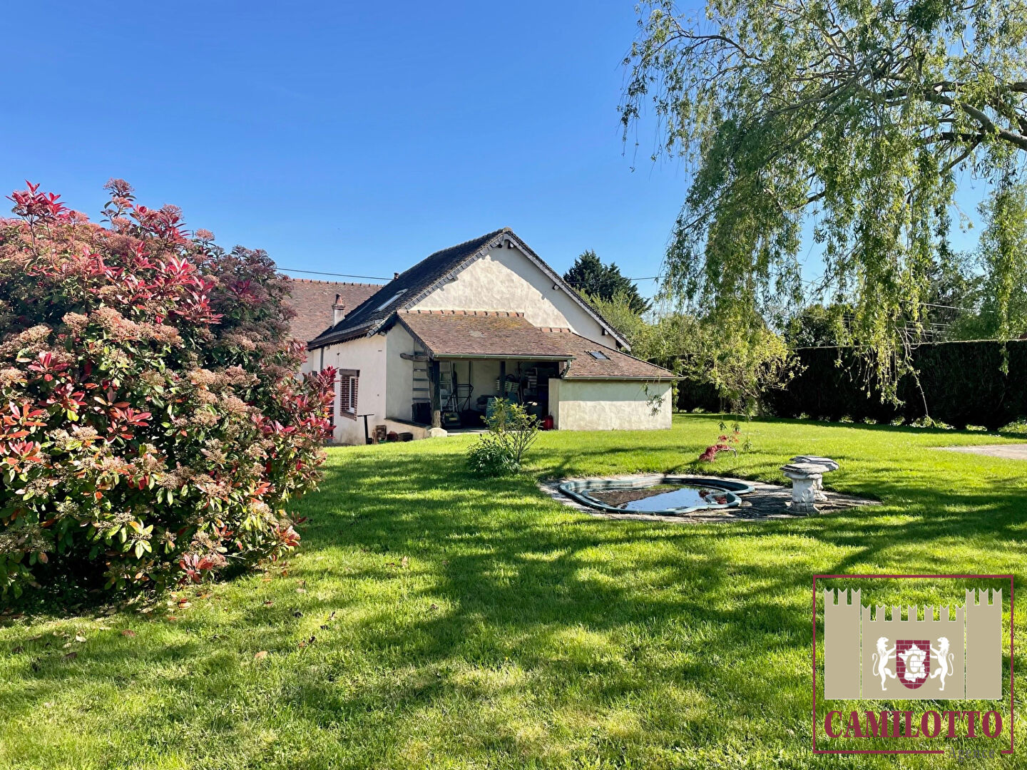 PROCHE DE NOGENT LE ROI - BELLE PROPRIETE ANCIENNE ENTIEREMENT RENOVEE AVEC GOÛT .