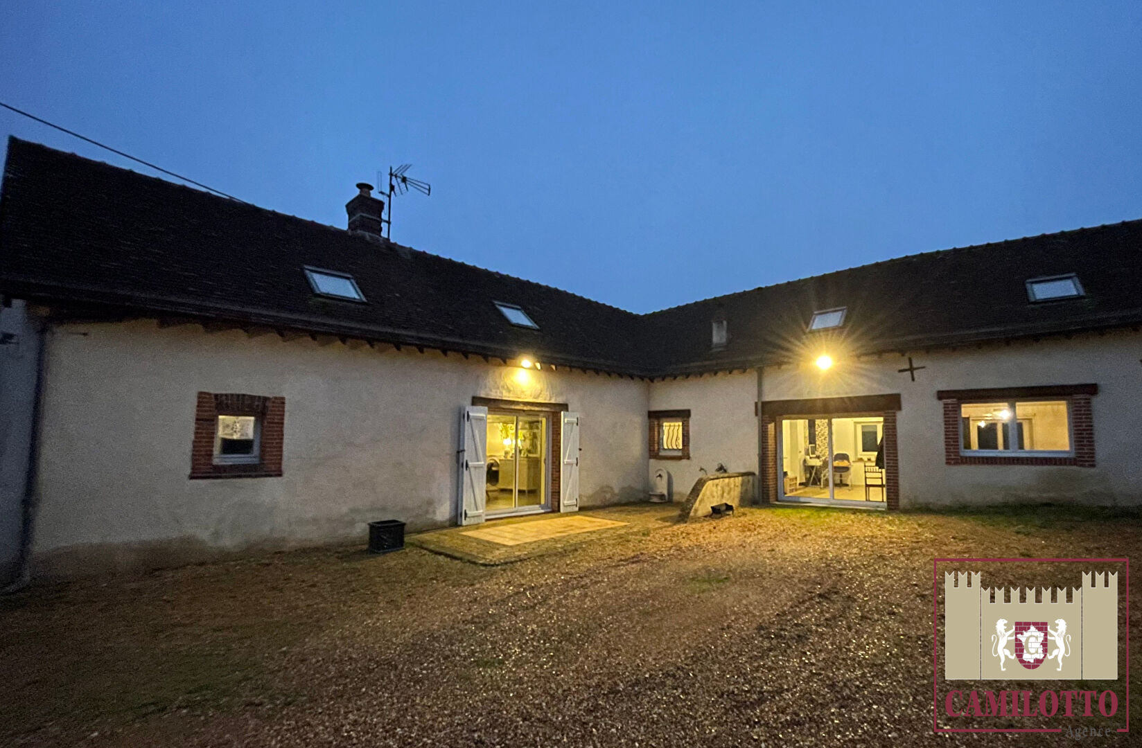 Photo PROCHE DE NOGENT LE ROI - BELLE PROPRIETE ANCIENNE ENTIEREMENT RENOVEE AVEC GOÛT . image 4/6