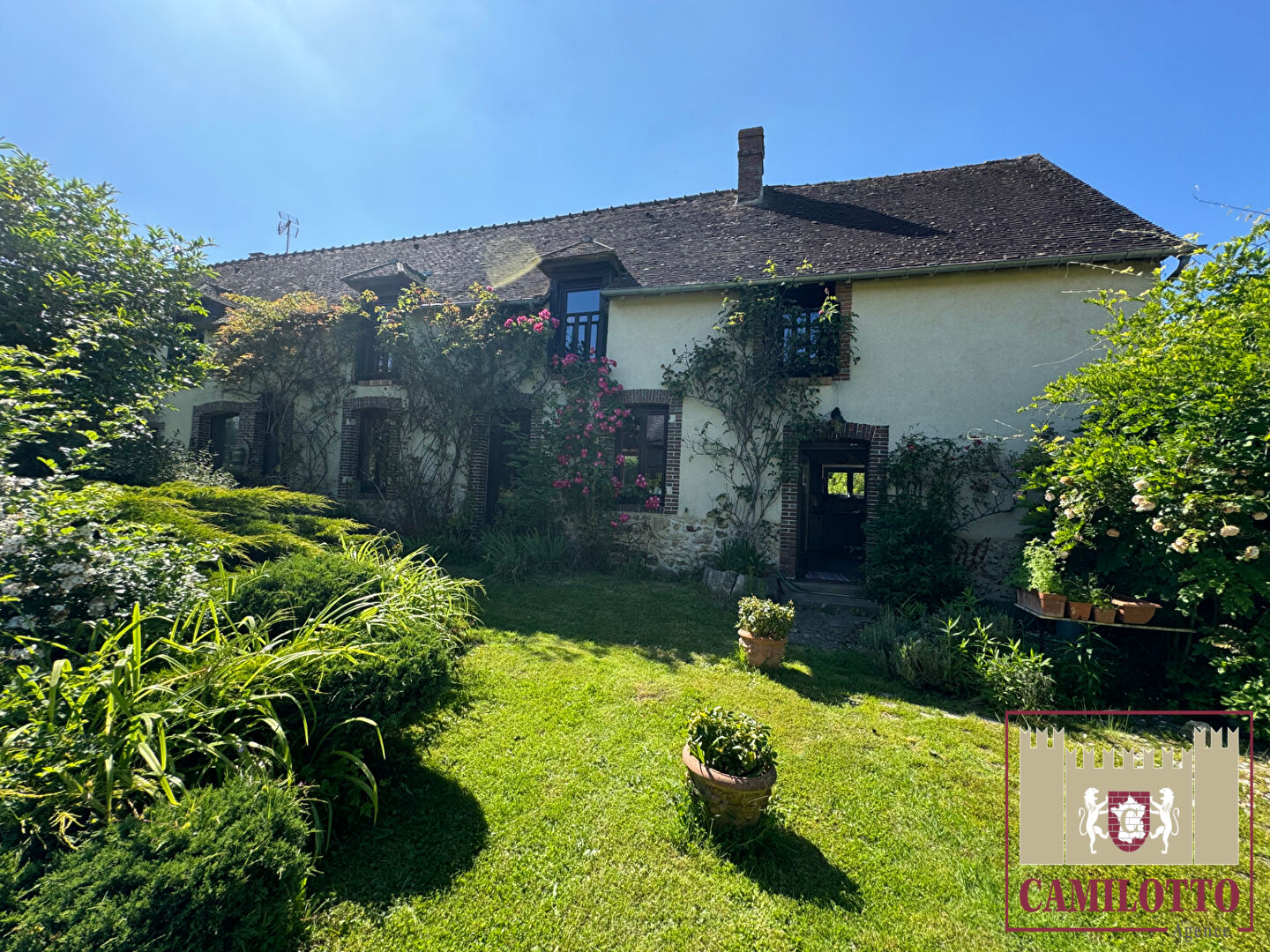 Photo A 9 min d'Epernon - Belle propriété de caractère . image 2/6