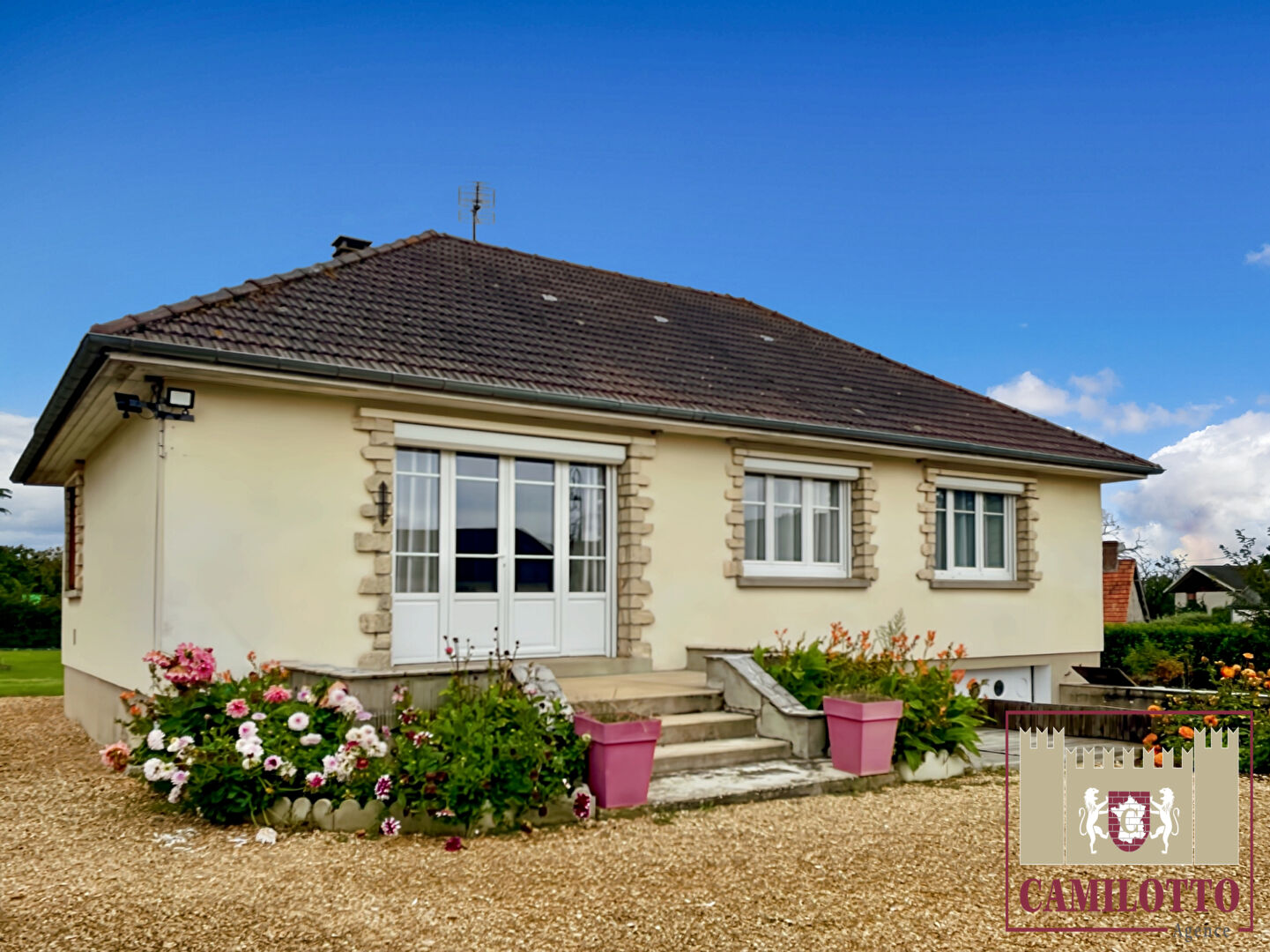 ENTRE CHARTRE ET DREUX -PROCHE VILLEMEUX SUR EURE.