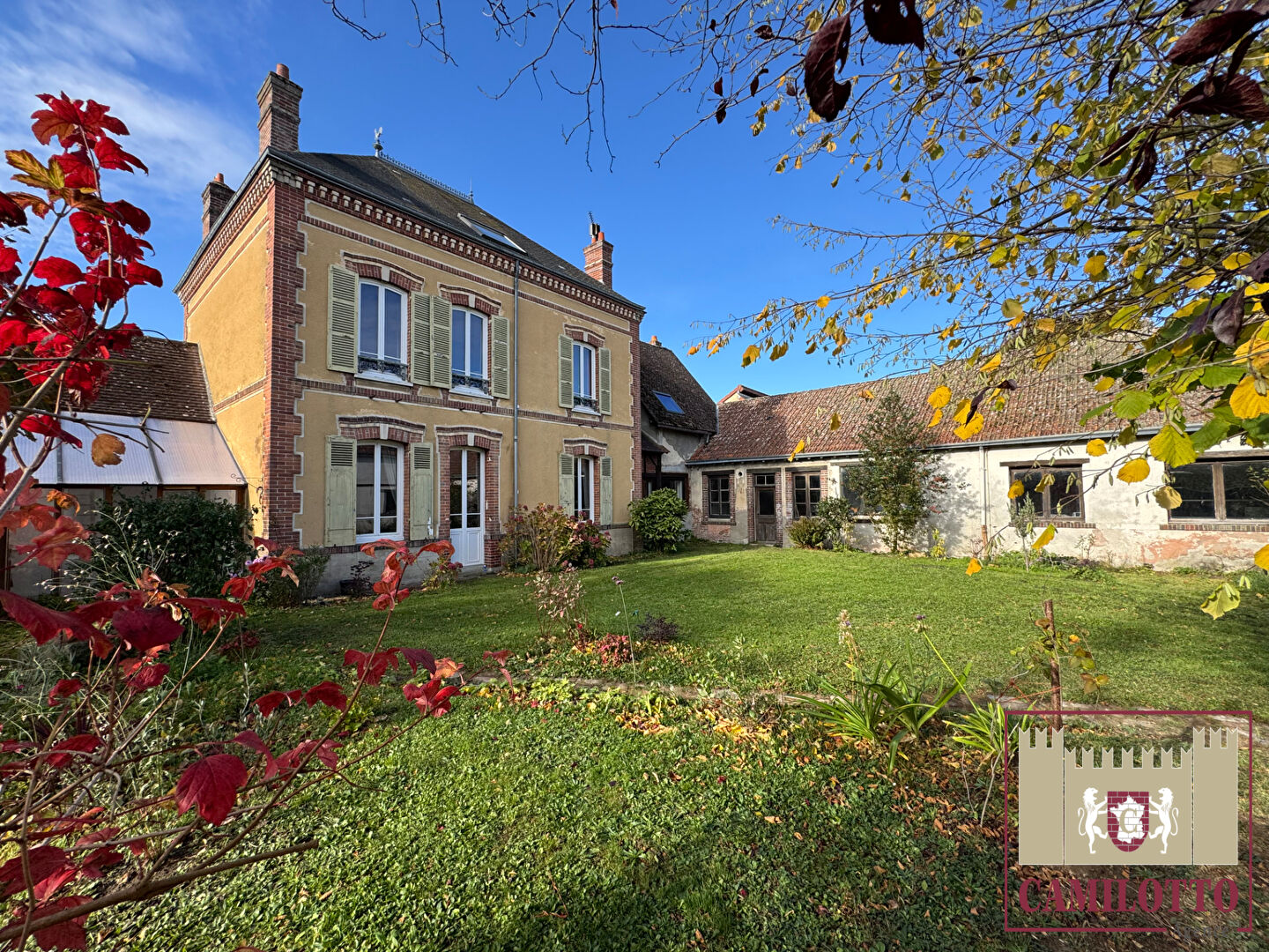 NOGENT LE ROI - MAISON DE MAITRE 280 M².