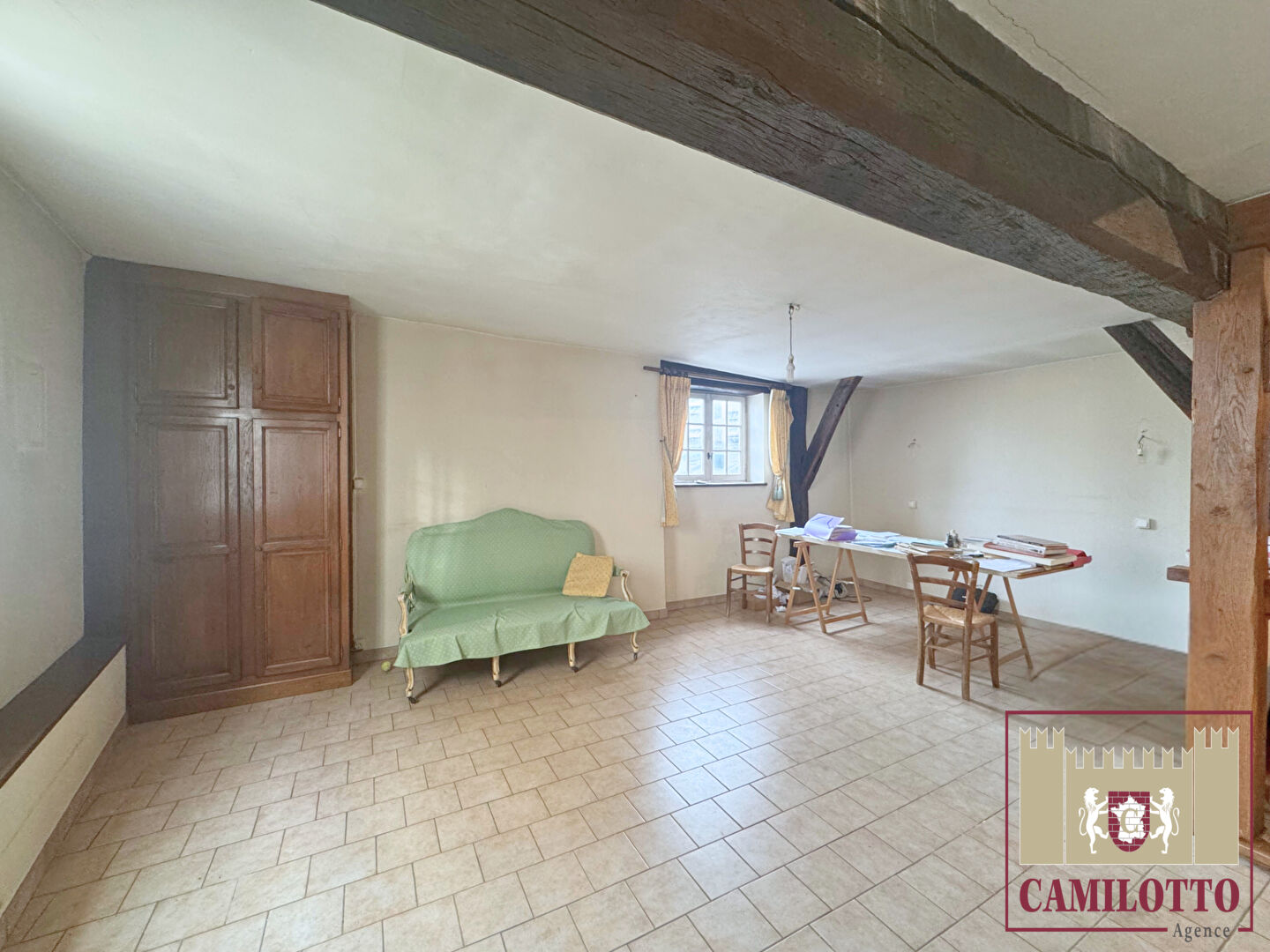 COMMERCE ET APPARTEMENT NOGENT LE ROI