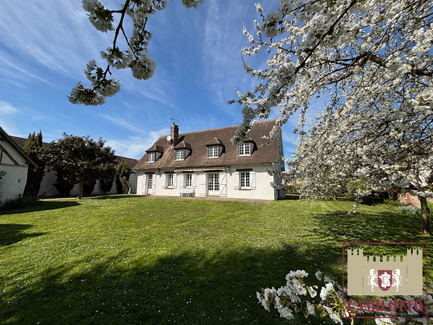 PROPRIETE PROCHE DE  NOGENT LE ROI