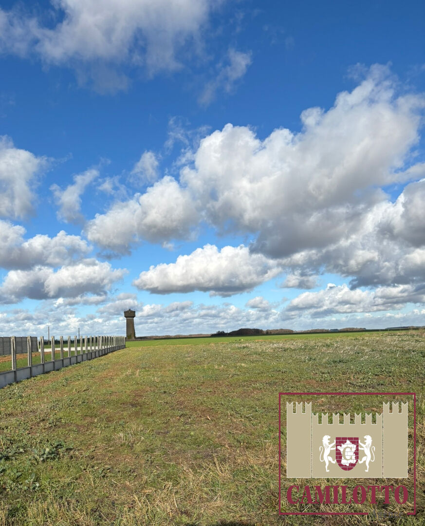 Photo TERRAIN CONSTRUCTIBLE proche RN12 image 2/2