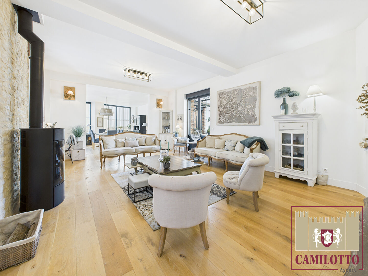 Photo NOGENT LE ROI - MAGNIFIQUE PROPRIETE RENOVEE AVEC GOÛT image 2/6