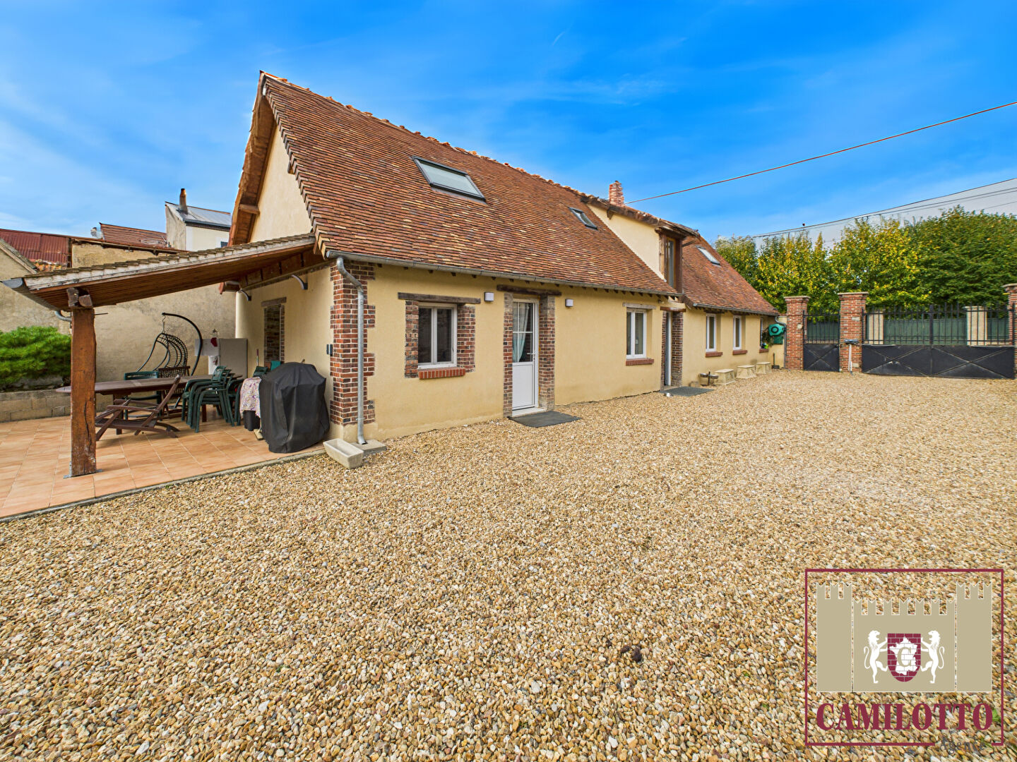 LONGERE RENOVEE PROCHE DE MAINTENON