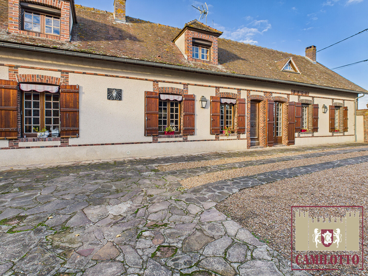 Maison ancienne pleine de charme entre Dreux et Chartres