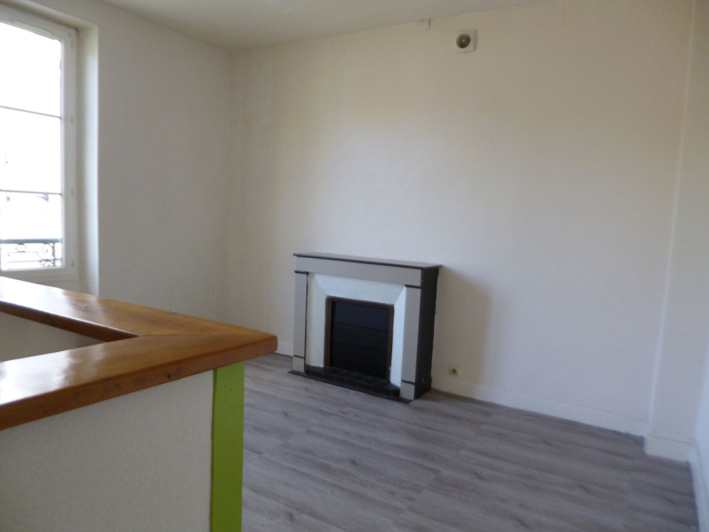 Photo APPARTEMENT F2 -  CENTRE VILLE DE NOGENT LE ROI - A 10 MINUTES D'EPERNON. image 5/6