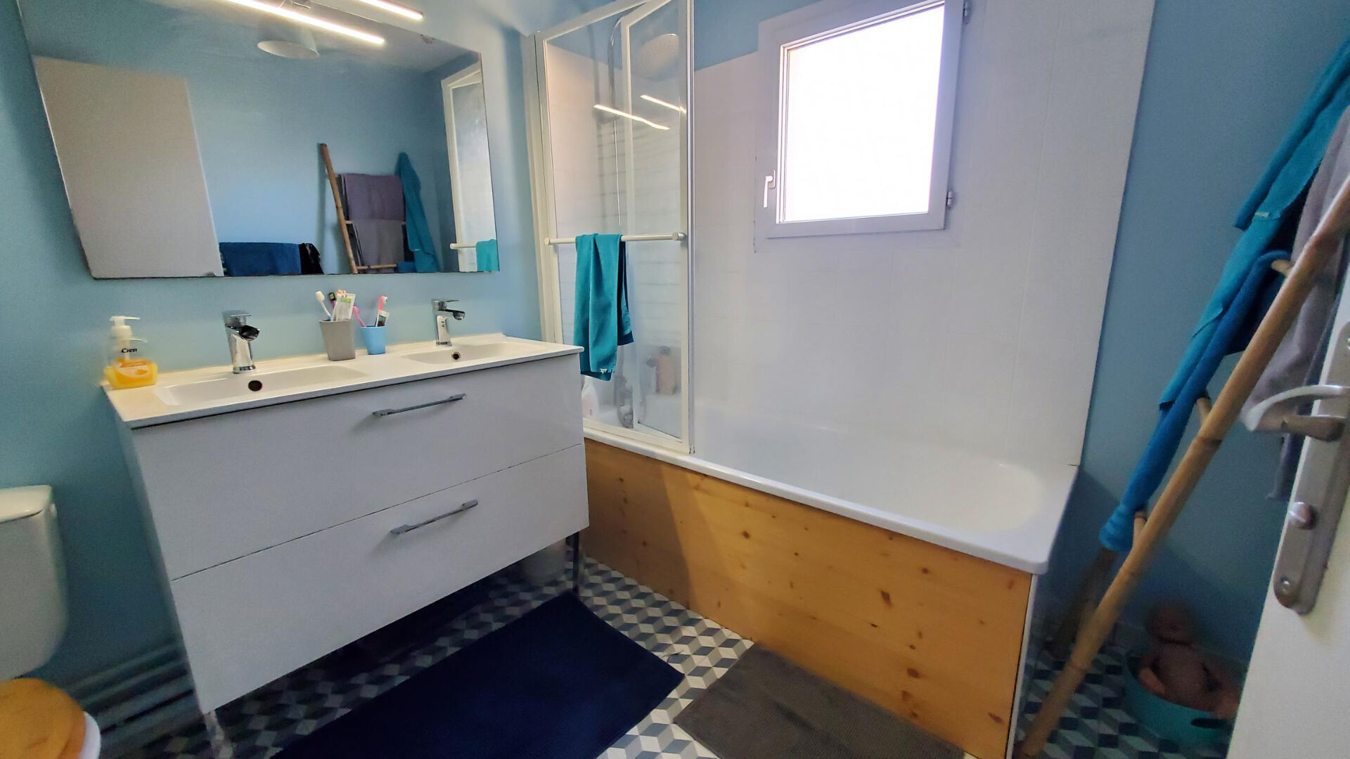 Photo St BEVIN QUARTIER MENHIR image 5/6